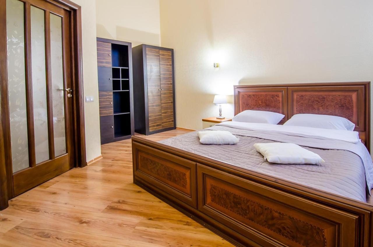 Apartment At Malaya Zhytomyrska 5 كييف المظهر الخارجي الصورة